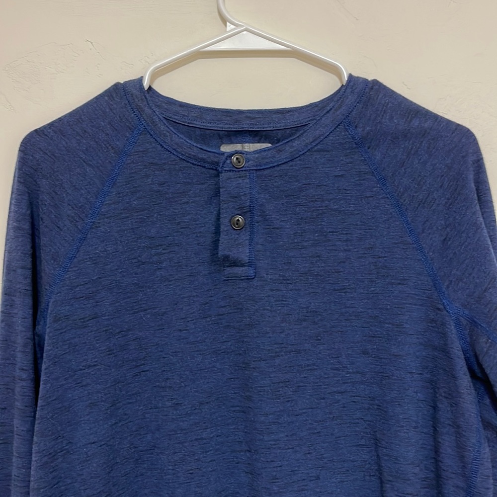 American Eagle Outfitters Flex Long Sleeve